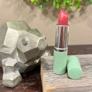 NWT CLINIQUE DIFFERENT LIPSTICK in SHADE: RASPBERRY GLACÉ